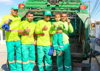 Mãe realiza festa de aniversario do filho com o tema que a criança, mais gosta: Garis.