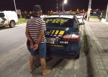 Homem é preso fazendo ‘zig-zag’ e com arma em Linhares