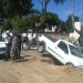 Carro cai dentro de buraco no bairro Conceição