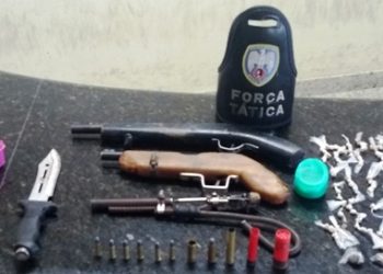 Força Tática da PM apreende armas,drogas e leva 6 suspeitos para a cadeia; Veja vídeo
