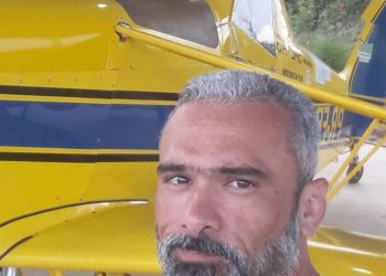 Piloto de avião Linharense,  bate em árvore e morre a caminho do Hospital