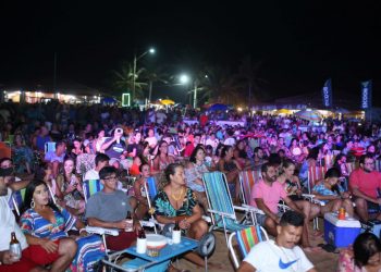 Hoje tem Luau elétrico com Preto Pires, ele recebe Magrão Acústico