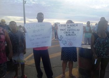 Moradores do Residencial Rio Doce fecham Rodovia e conseguem falar com prefeito; Videos