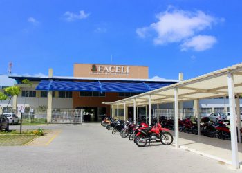 Orientações gratuitas na FACELI nas áreas de Finanças, Mercadologia, Gestão de Recursos Humanos, Logística e outros.