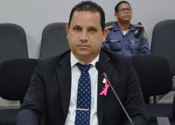 Projeto de lei propõe catracas e detector de metal em escolas de Linhares