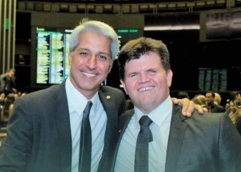 Projeto de coautoria de deputado capixaba sobre posse de armas é aprovado na Câmara