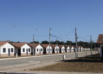 Menino 15 anos é aprendido com mandado de buscas e apreensão em aberto