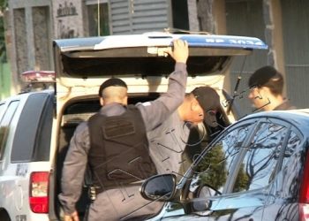 Operação conjunta do MP e Policias Militar e Civil leva para cadeia suspeito de comandar tráfico em Linhares; Vídeo