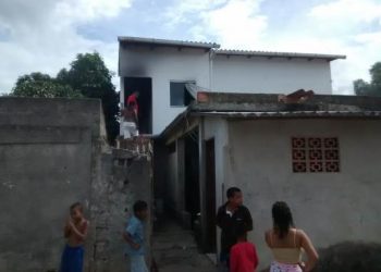 Incêndio em residência e principio de incêndio em loja no centro movimenta sábado no Batalhão dos Bombeiros