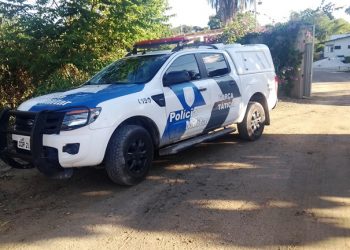 Cadáver é encontrado no B. Aviso, e homem é baleado na Linha verde em Linhares; Vídeos