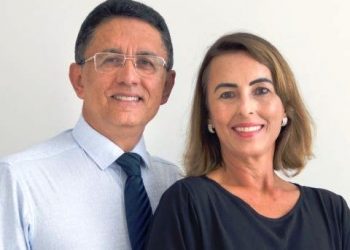Casal de pastores evangélico faz aniversário e igreja celebra