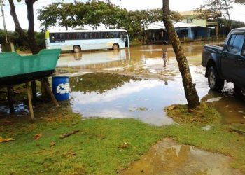Avanço do mar preocupa moradores de Povoação, em Linhares.Veja vídeo
