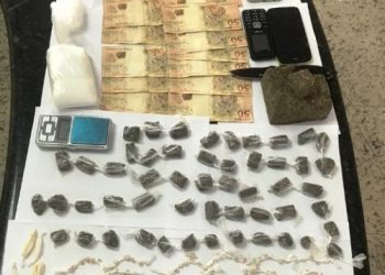 PM apreende mais de 70 pedras de Crack, Maconha, Cocaína e dinheiro no interior de Linhares