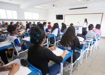 Férias nas escolas estaduais e municipais começam na segunda-feira
