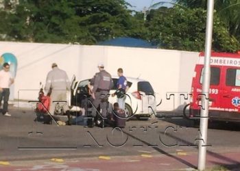 Motociclista é levado para o hospital Rio Doce após acidente entre automóvel e moto; Vídeo