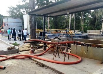 Justiça interdita empresa de Linhares por lançar esgoto in natura no Rio Doce