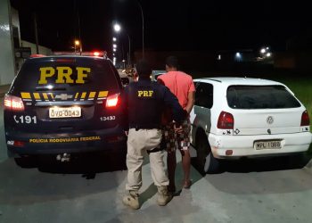 PRF em Linhares recupera veiculo furtado