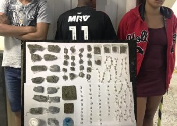 PM apreende mais de 1000 reais em maconha, além de crack, cocaína e leva três para a Delegacia