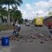 Carga de cerveja cai de caminhão e deixa trânsito lento na BR 101 em Linhares; vídeo