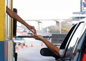 Atendente de pedágio deve ser indenizado em R$ 5 mil após ser ofendido