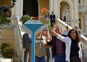 Acendimento do Fogo Simbólico dá início a atividades da Semana da Pátria no Espírito Santo