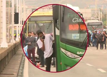 Sequestrador de ônibus é baleado e morto na Ponte Rio-Niterói e reféns são liberados;Veja fotos do Interior do ônibus