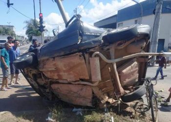 URGENTE – Acidente de transito deixa vítima presa as ferragens na BR 101 em Linhares