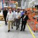 Governador visita linha de produção de ônibus da Marcopolo em São Mateus