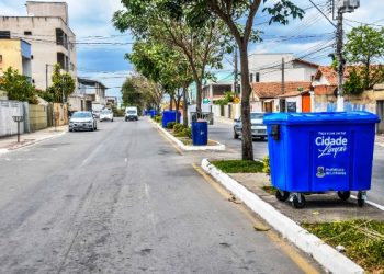 Prefeitura instala novos contêineres para coleta de lixo domiciliar nos bairros Aviso e Araçá