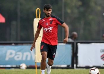 Gancho de seis meses por doping no Furacão