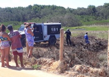 Corpo parcialmente carbonizado é encontrado na rodovia de acesso à Barra Nova, em São Mateus