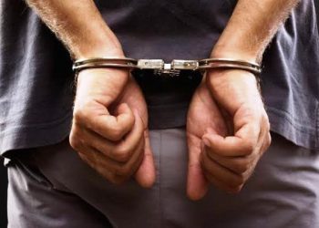 Homem e flagrado pela Policia mostrando órgão genital para mulheres e é levado para Delegacia