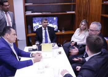 Bancada capixaba recebeu diretor-geral da Agência Nacional de Mineração e cobrou manutenção do órgão no Espírito Santo