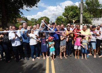 Governo do Estado entrega rodovia e equipamentos agrícolas em Colatina