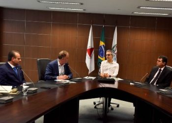 Samarco confirma retorno de atividades no próximo ano, diz governador