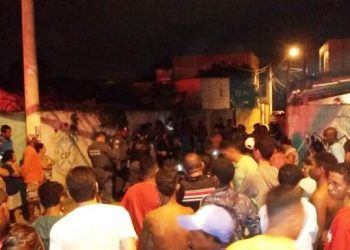 Dois jovens ficam feridos durante tiroteio no bairro Shell