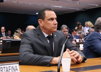 Deputado Da Vitória critica proposta da Aneel de taxar energia solar