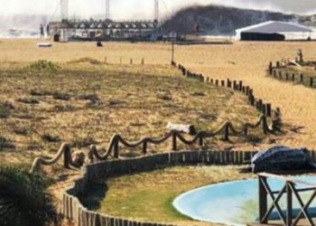 VIDEOS – Ondas com mais de 3 metros de altura assustam frequentadores de Regência