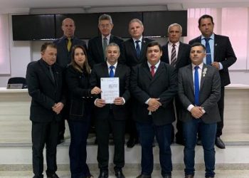 Câmara de Linhares propõe redução no número de vereadores para 9 e salário de R$ 1,5 mil