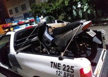 Polícia Militar recupera motocicleta com restrição de furto e roubo de 5 anos