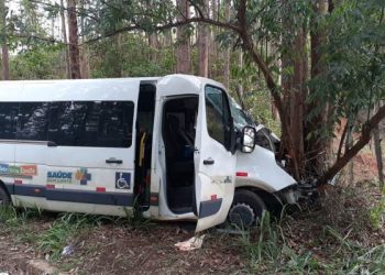 IDENTIFICADAS – Acidente envolvendo Van da secretaria de saúde de Nova Venécia, deixa 4 mortos e 3 feridos