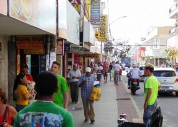 LOJAS E SUPERMERCADOS – Definido horário de funcionamento para as festas de Natal e Ano Novo em Linhares