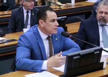 VÍDEO – Deputado Da Vitória quer discutir preço do combustível praticado pelas distribuidoras