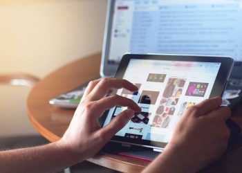 EM LINHARES – Justiça determina retirada de imagens de mulher exibidas em propaganda sem sua autorização