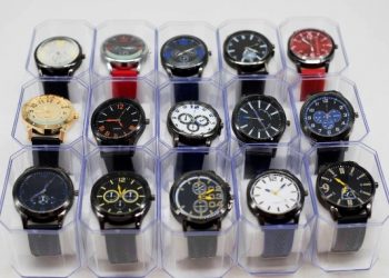 Mais de 20 relógios são roubados em relojoaria de Linhares