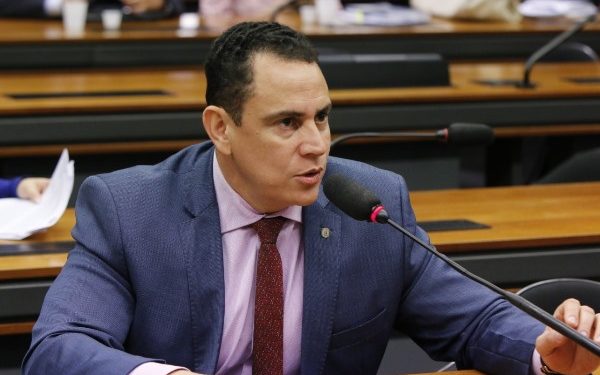 Hospitais de Linhares recebem R$ 200 mil por indicação do Deputado Da Vitória