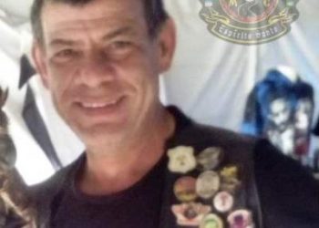 VÍDEO – Motociclista linharense morto em acidente na BR 101, é homenageado durante cortejo.