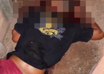 Homem é morto com quinze tiros. Doze na cabeça