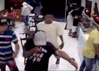 VÍDEO – Quadrilha aterroriza comerciantes e clientes em Linhares