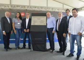 Governador participa de inauguração de usina solar em Linhares